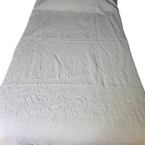 Antique white quilted coverlet. 80X78. Cottagecore, grannycore.